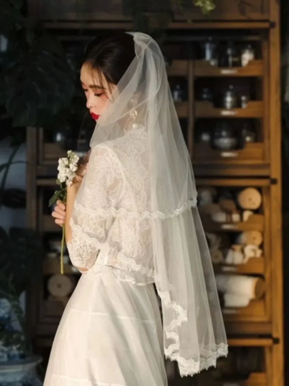 Floral Lace Short Wedding Veil